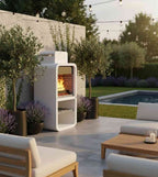 Luxe Lavina tuinhaard op terras bij zwembad - Sfeervolle modulaire buitenkeuken brandend in de tuin